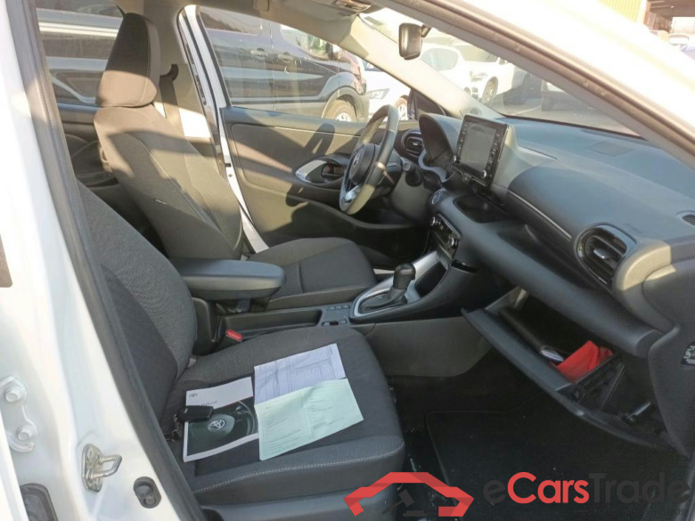TOYOTA Yaris / 2020 / 5P / berlina con portón 1.5 120H Active Tech #6