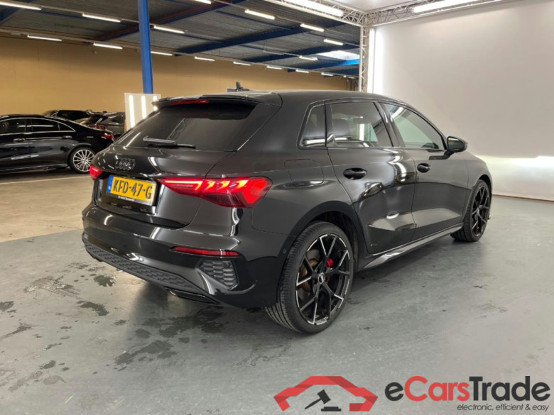 AUDI A3 Sportback 45 TFSI e S edition Competition #4
