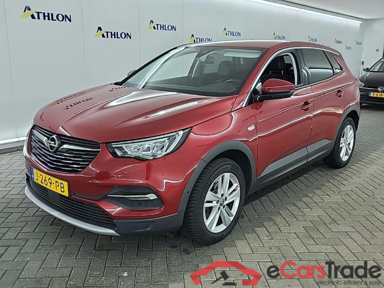 OPEL Grandland X 1.2 Turbo S&S 96kW Bus. Executive Auto 5D