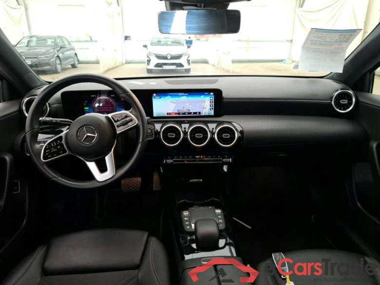 MERCEDES-BENZ Classe A Compact / 2018 / 5P / Berline A 250 e Business Line 8G-DCT #6