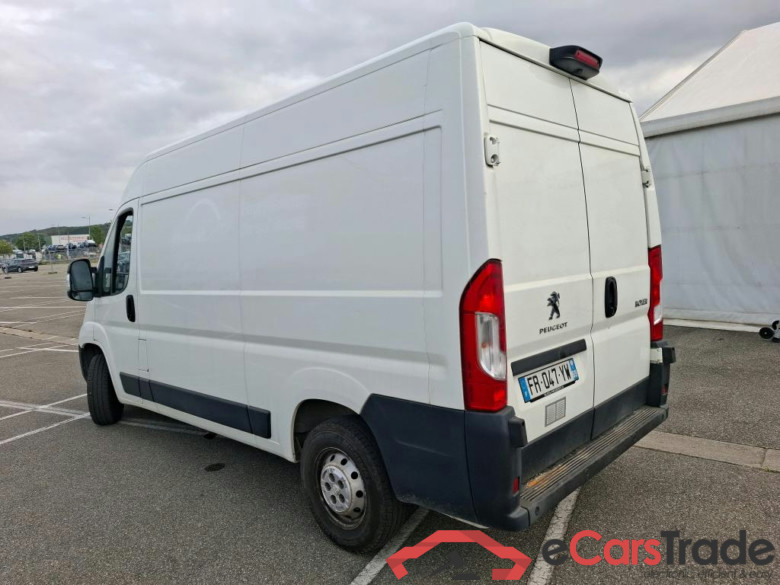PEUGEOT Boxer 2014 4P Fourgon tôlé BlueHDi 120 ASPHALT 333 L2H2 #2