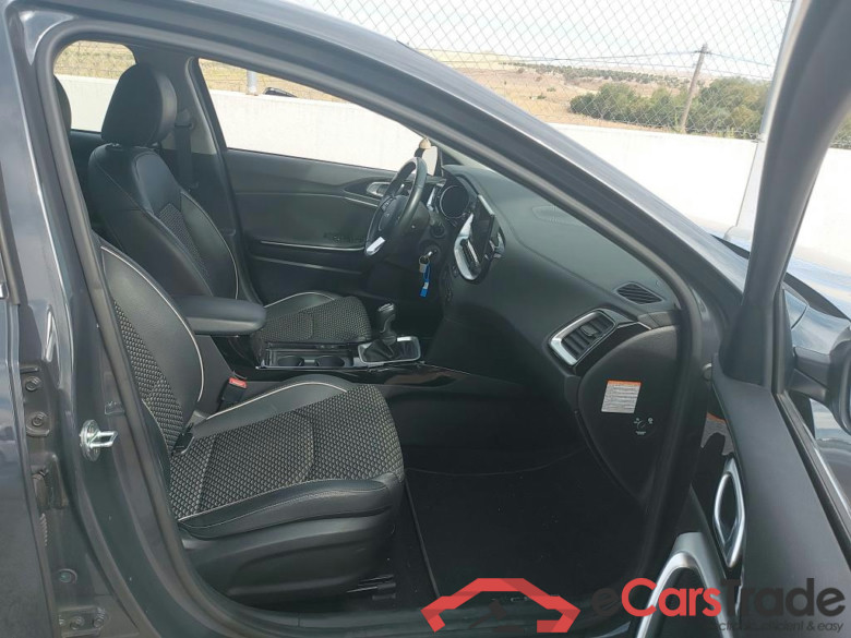 KIA XCeed / 2019 / 5P / todoterreno 1.5 MHEV iMT Tech 118kW (160CV) #6