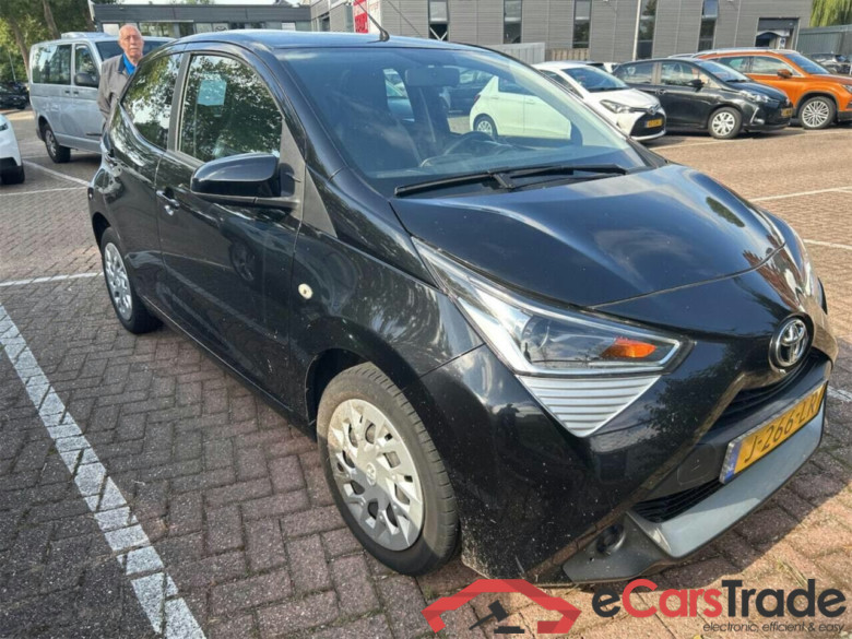 TOYOTA Aygo 1.0 VVT-i x-play #2