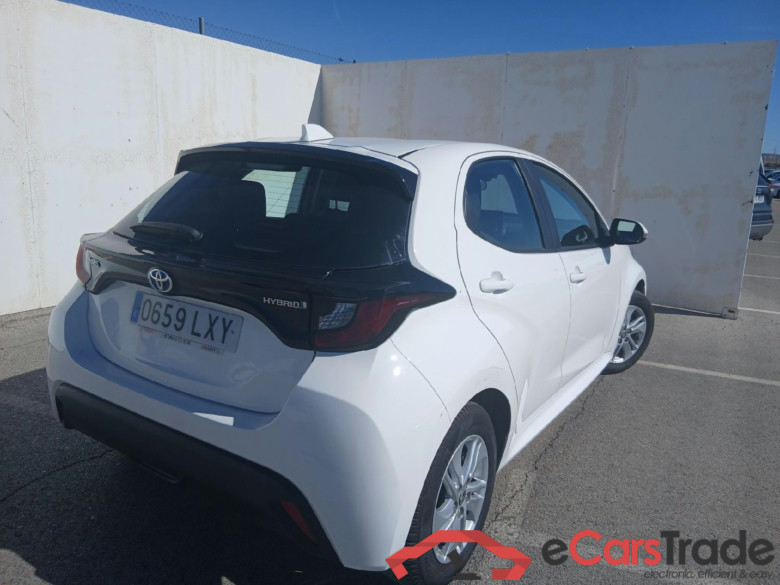 TOYOTA Yaris / 2020 / 5P / berlina con portón 1.5 120H Business Plus #2