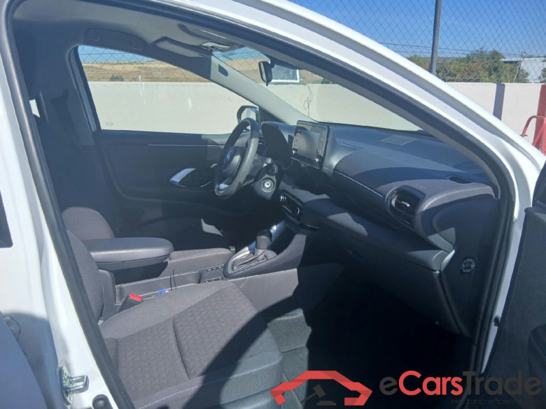 TOYOTA Yaris / 2020 / 5P / berlina con portón 1.5 120H Business Plus #6