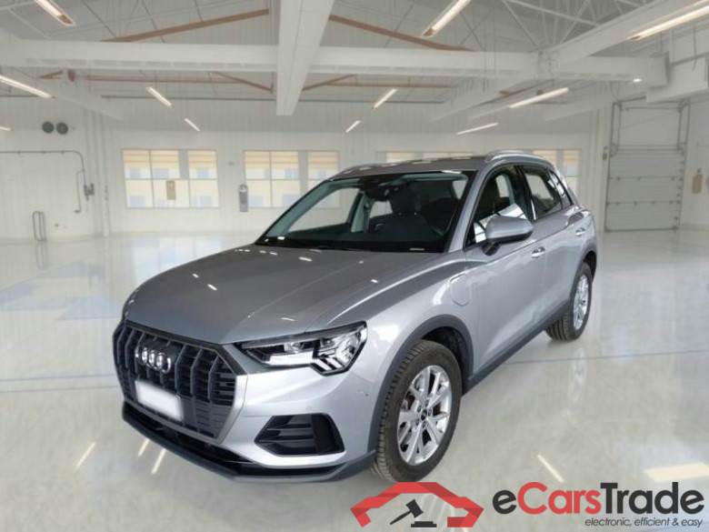 AUDI Q3 / 2018 / 5P / SUV 45 TFSI E S TRONIC BUSINESS