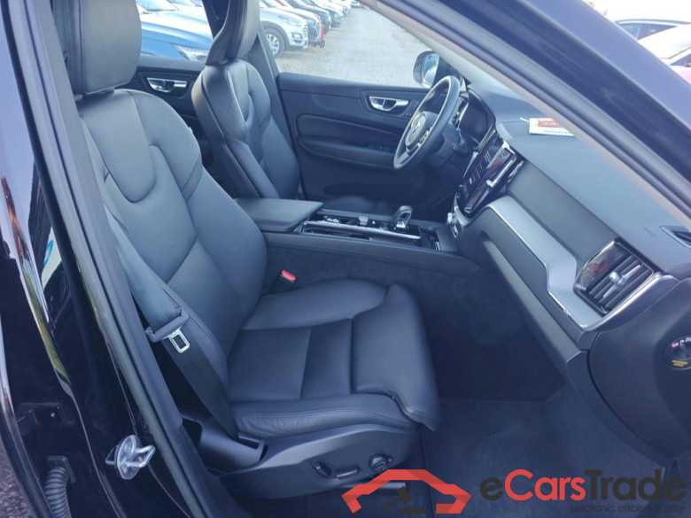 VOLVO XC60 / 2017 / 5P / todoterreno 2.0 T6 AWD Recharge Plus Dark Auto #6