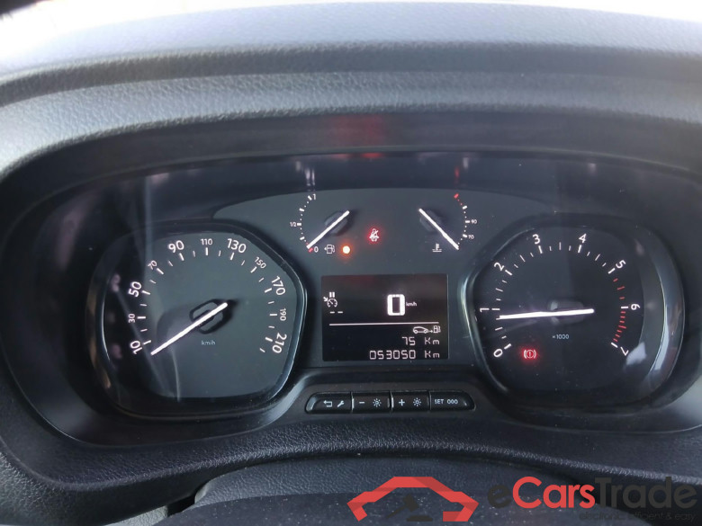 PEUGEOT Expert / 2016 / 4P / furgón Furgón Premium 1.5 BlueHDi 120 Standard #4