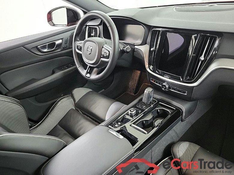 VOLVO V60 Recharge T6 AWD Automaat R-Design 5D 251kW #6