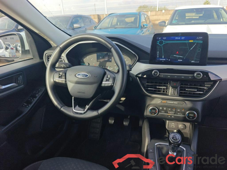 FORD Kuga / 2019 / 5P / todoterreno Trend 2.0 EcoBlue MHEV 110kW (150CV) #3