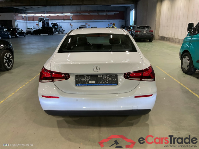 MERCEDES-BENZ A-CLASS LIMOUSINE 1.3 A 180 BUSINESS LINE DCT #5
