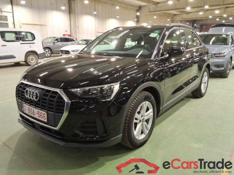 AUDI Q3 2.0 35 TDI S TRONIC BUS. ED. ATTRACTION #1