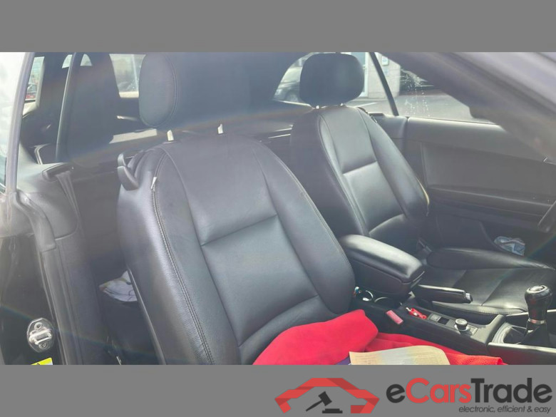 AUDI A3 Cabriolet 1.6 TDi Attraction Start/Stop DPF #6