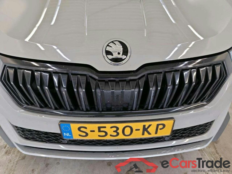 SKODA Karoq 1.5 TSI Sportl. Bus. #4