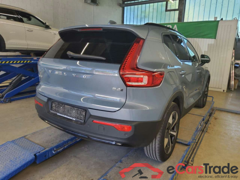 Volvo XC40 (2017->) DE - SUV5 B4 AWD EU6d, Ultimate Dark, (Facelift) 2022 - 2022 #3