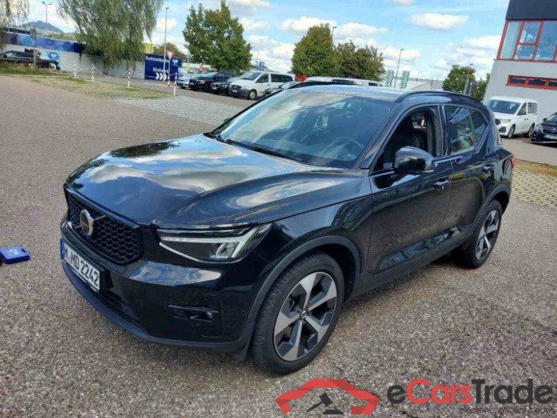 Volvo XC40 (2017->) DE - SUV5 B4 2WD EU6d, Plus Dark, (Facelift) 2022 - 2024