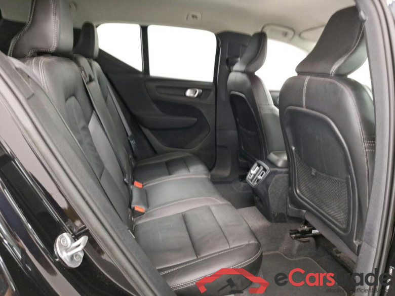 VOLVO XC40 2.0 B3 MHEV PLUS DARK DESIGN DCT #6