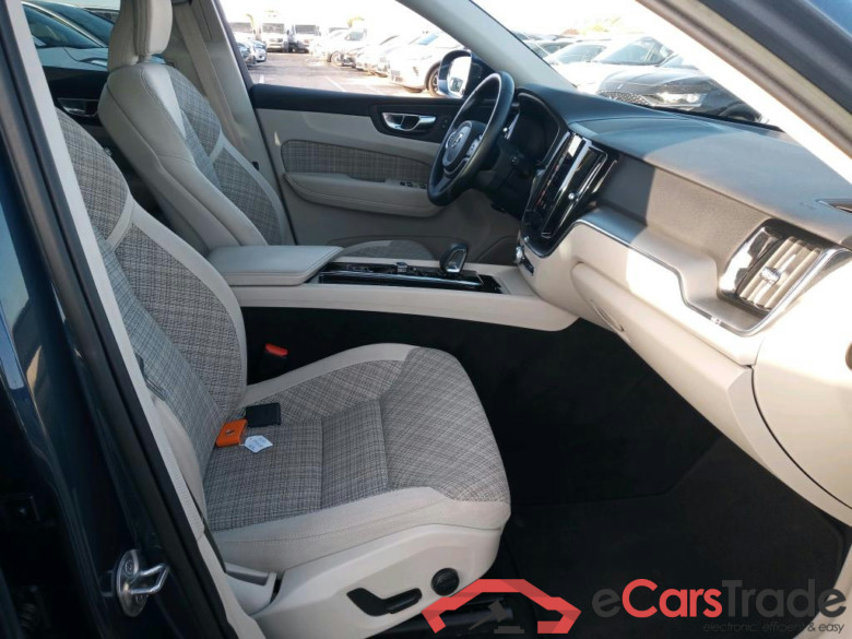 VOLVO XC60 / 2017 / 5P / todoterreno 2.0 B4 D Core Auto #6