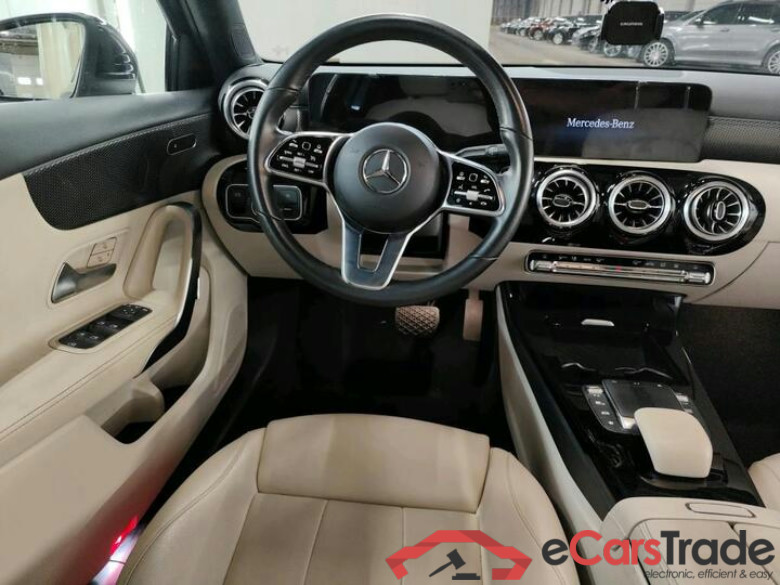 Mercedes A-Klasse A-Klasse A 250 e Luxury Line (PHEV) 160kW/218pk  5D/P Auto-7 #5
