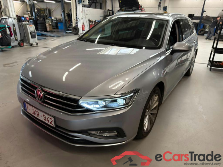VOLKSWAGEN Passat Variant Dsl SW 1.6 TDi SCR Elegance Business DSG #1