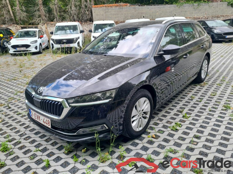 SKODA OCTAVIA COMBI 2.0 CRTDI 85KW CLEVER #1