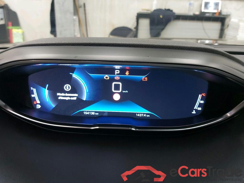 PEUGEOT - PEU 5008 BlueHDi 130PK EAT8 Allure With Two Removable Seats Third Row & Drive Assist & Safety Plus & VisioPark II With 360 Camera #5