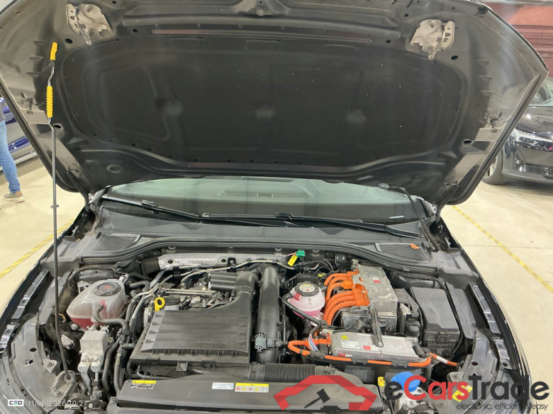 VOLKSWAGEN GOLF VIII 1.4 EHYBRID STYLE BUSINESS DSG #6
