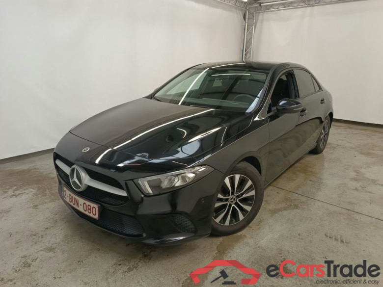 Mercedes-Benz A-Klasse Limousine A 180 Business Solution Essential Aut. 4d #1