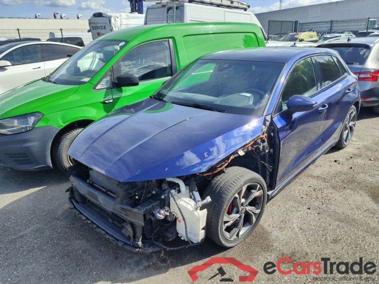 Audi A3 Sportback 1.4 45 TFSI e S Line Competition 5d  !! Damaged car !!! #1