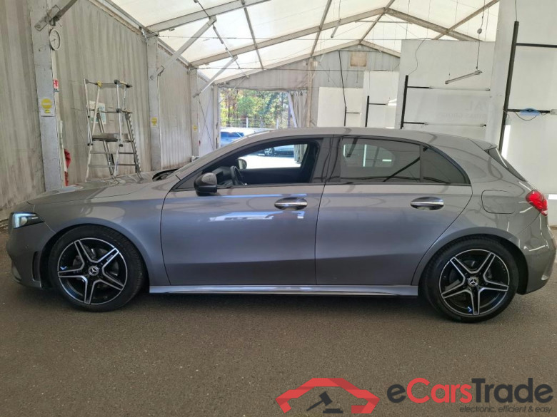 MERCEDES-BENZ Classe A Compact / 2018 / 5P / Berline A 180 AMG Line 7G-DCT #3