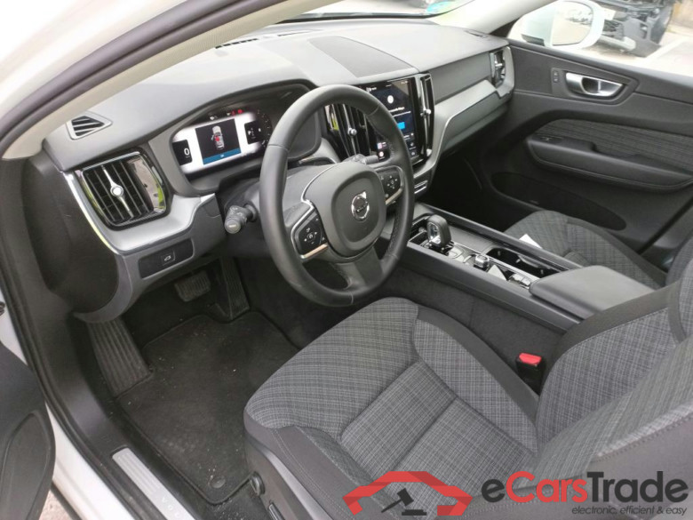 VOLVO XC60 / 2017 / 5P / todoterreno 2.0 B4 D Core Auto #3
