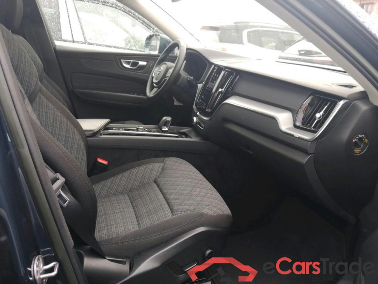 VOLVO XC60 / 2017 / 5P / todoterreno 2.0 T6 AWD Recharge Core Auto #6