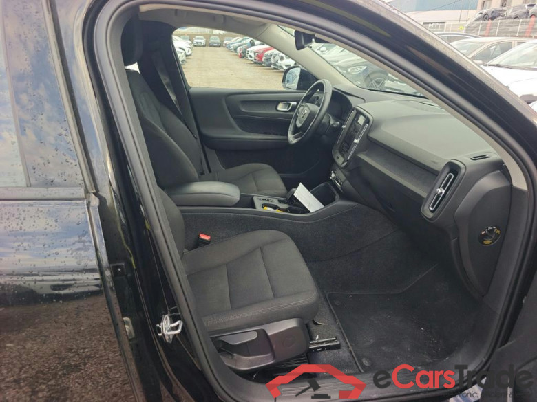 VOLVO XC40 / 2017 / 5P / todoterreno 1.5 T3 Momentum Core Auto #6