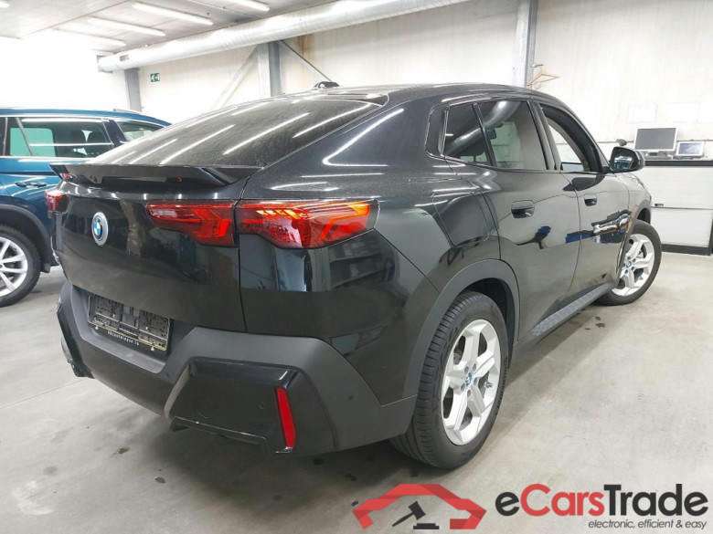 BMW I - BMW IX2 xDrive30 313PK With Climatic & Navigation & Cruise Control & Heated Seats  * ELECTRIC * #2