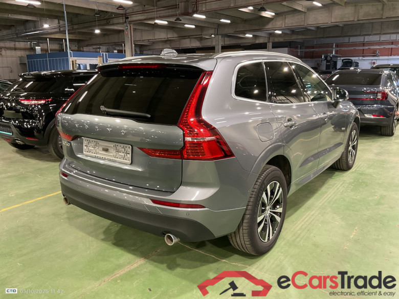 VOLVO XC60 - 2017 2.0 T8 TE AWD PHEV Momentum Pro Gear. STOCK #4