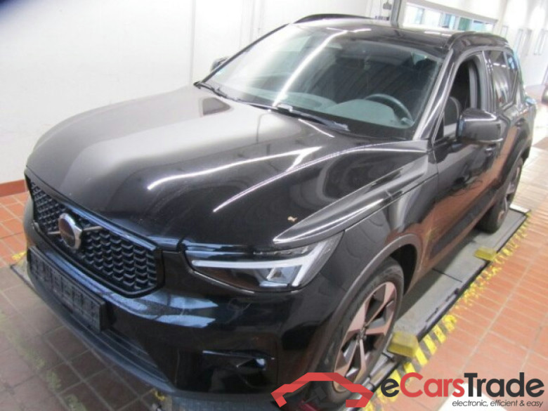 Volvo XC40 (2017->) DE - SUV5 B4 AWD EU6d, Ultimate Dark, (Facelift) 2022 - 2022 #1