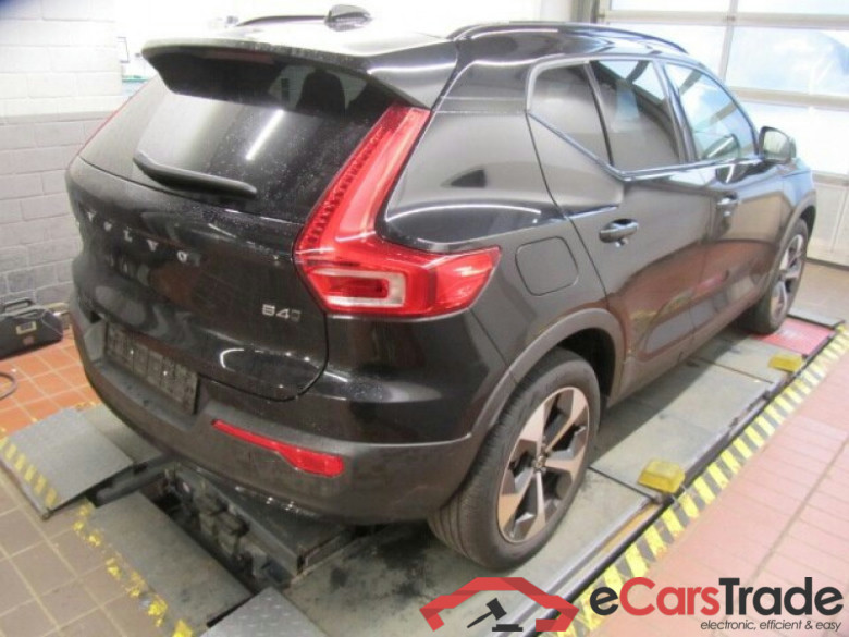 Volvo XC40 (2017->) DE - SUV5 B4 AWD EU6d, Ultimate Dark, (Facelift) 2022 - 2022 #3