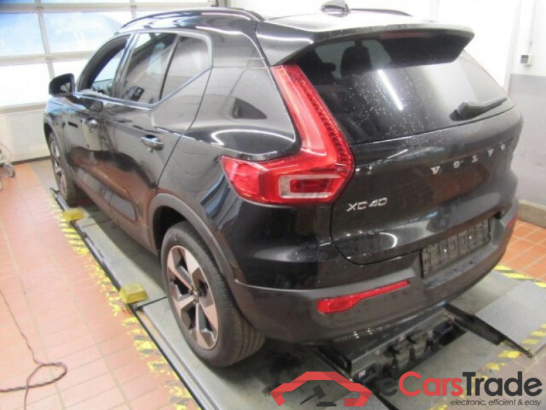 Volvo XC40 (2017->) DE - SUV5 B4 AWD EU6d, Ultimate Dark, (Facelift) 2022 - 2022 #4