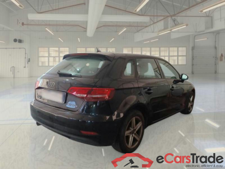 AUDI A3 / 2016 / 5P / BERLINA 30 TFSI BUSINESS S.BACK #2