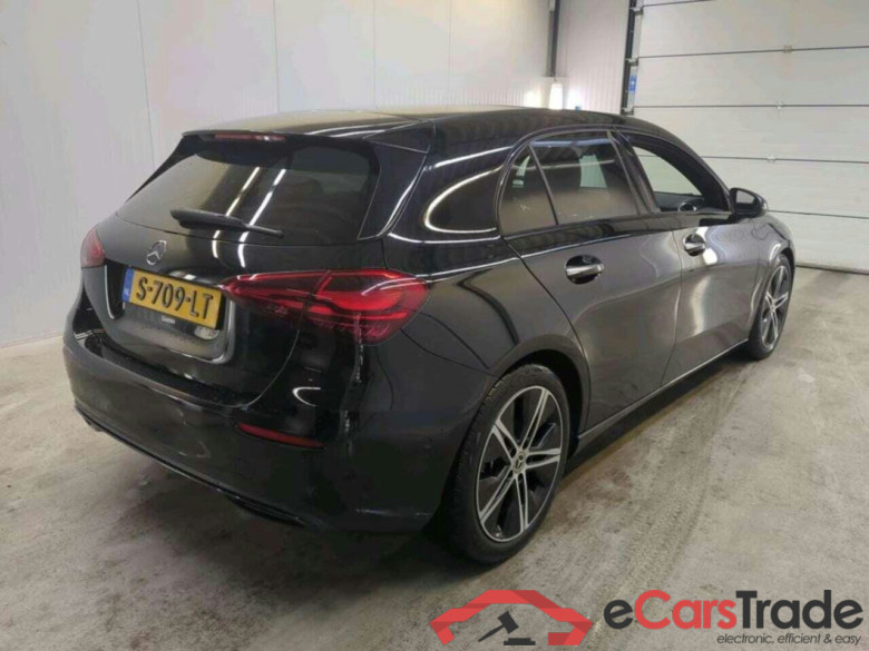MERCEDES-BENZ A-klasse 180 Luxury Line #2