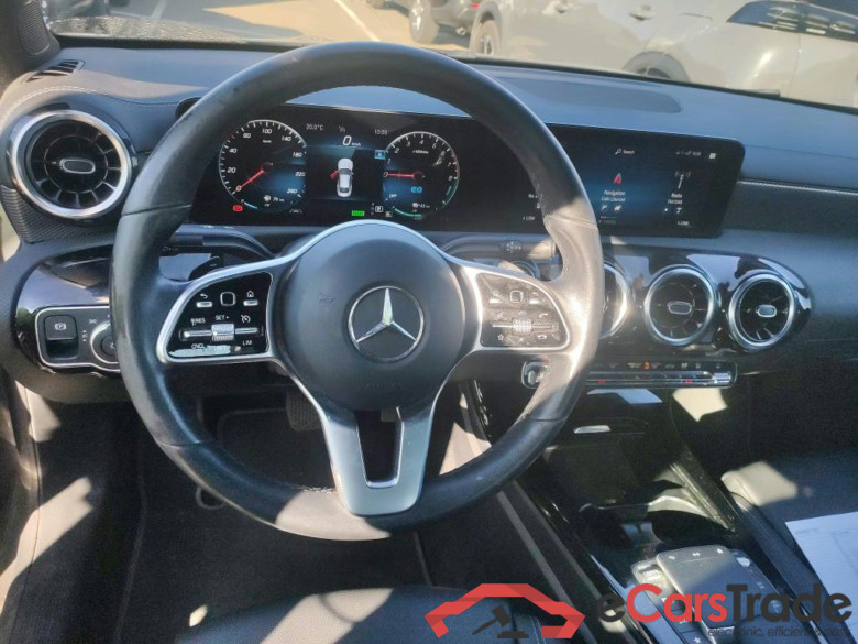 MERCEDES-BENZ CLA / 2019 / 4P / coupé CLA 250 e #3