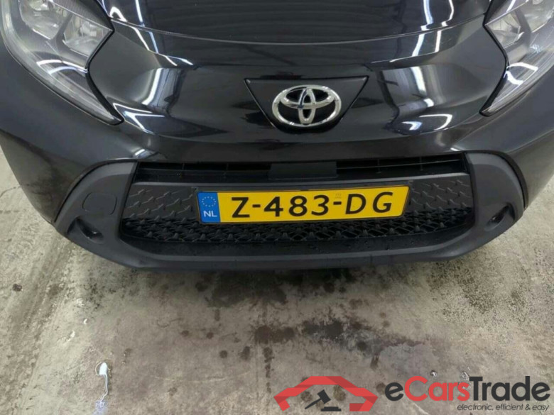 TOYOTA Aygo X 1.0 VVT-i MT Play #4