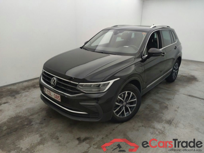 Volkswagen Tiguan 1.4 eHybrid DSG Life 5d #1