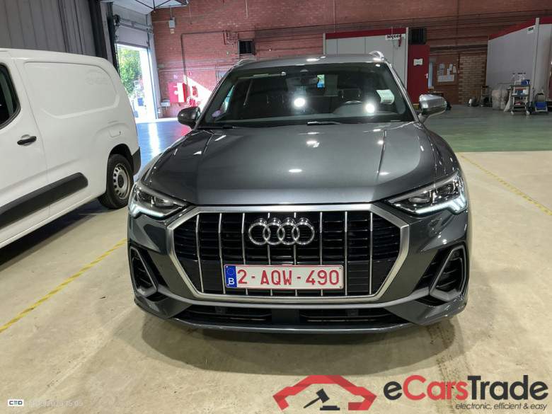 AUDI Q3 1.4 45 TFSI E S TRONIC S LINE #2