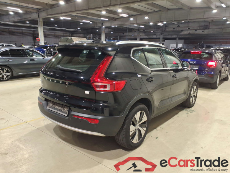 VOLVO XC40 1.5 T4 PHEV CORE DCT #4