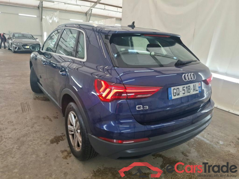 AUDI Q3 / 2018 / 5P / SUV 45 TFSI E 245 S TRONIC BUSINESS LINE #3