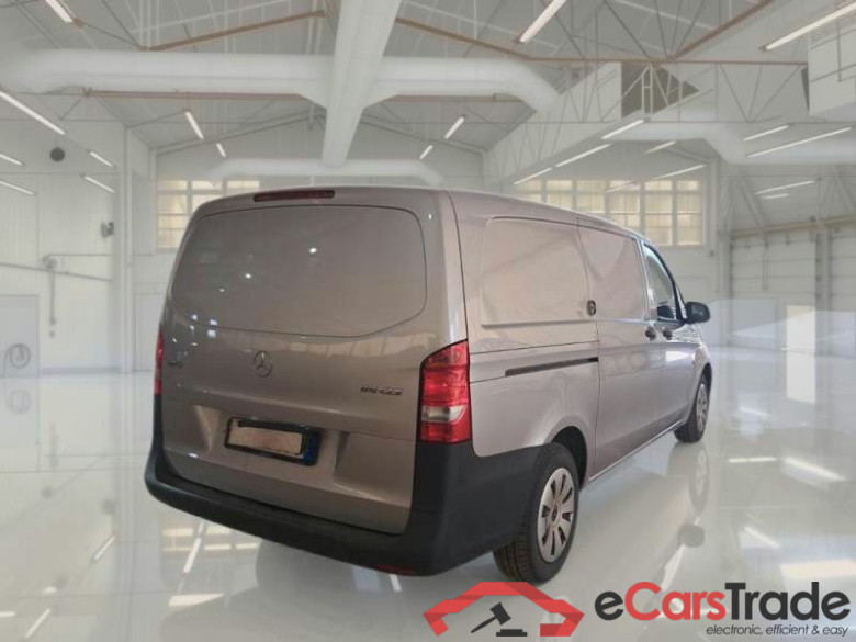 OPEL VIVARO LIFE / 2019 / 4P / COMBI 1.5 DIESEL 120CV SeS L2H1 MT6