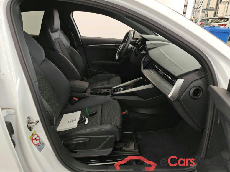 Audi A3 Limousine 30 TFSI S tronic S edition 4d + Optiekpakket Zwart #3
