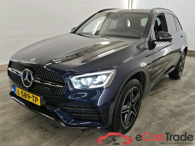Mercedes-Benz GLC GLC 300 e 4MATIC Business Solution AMG 5d + Pano