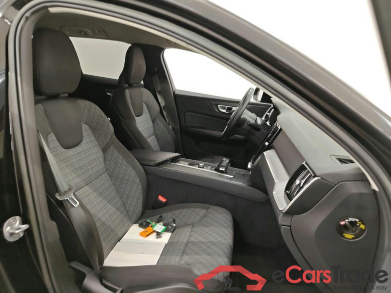 Volvo V60 B3 Automaat Essential 5d #3